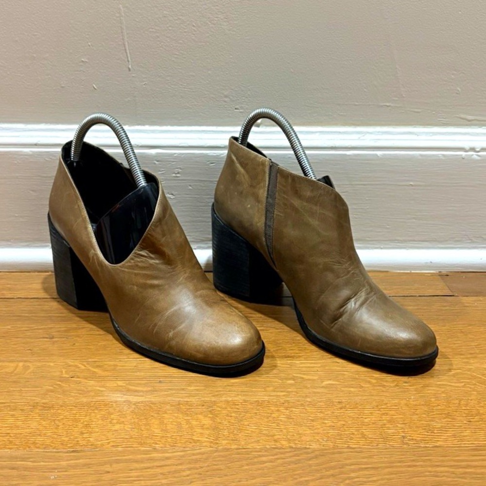 Free People Terrah Taupe Leather Distressed Boho Block Heel Ankle Boots Sz 39